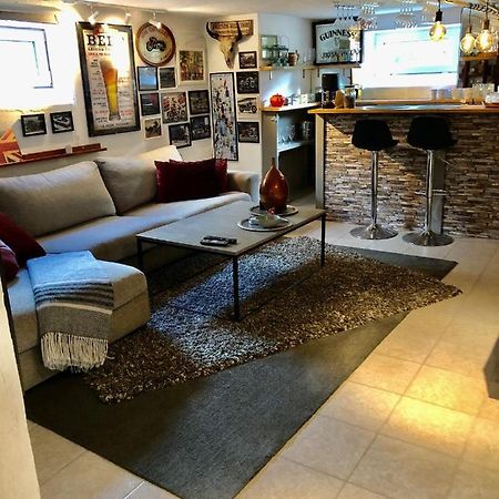 Suite Apartment With Garden And All Amenities Malmo Bagian luar foto
