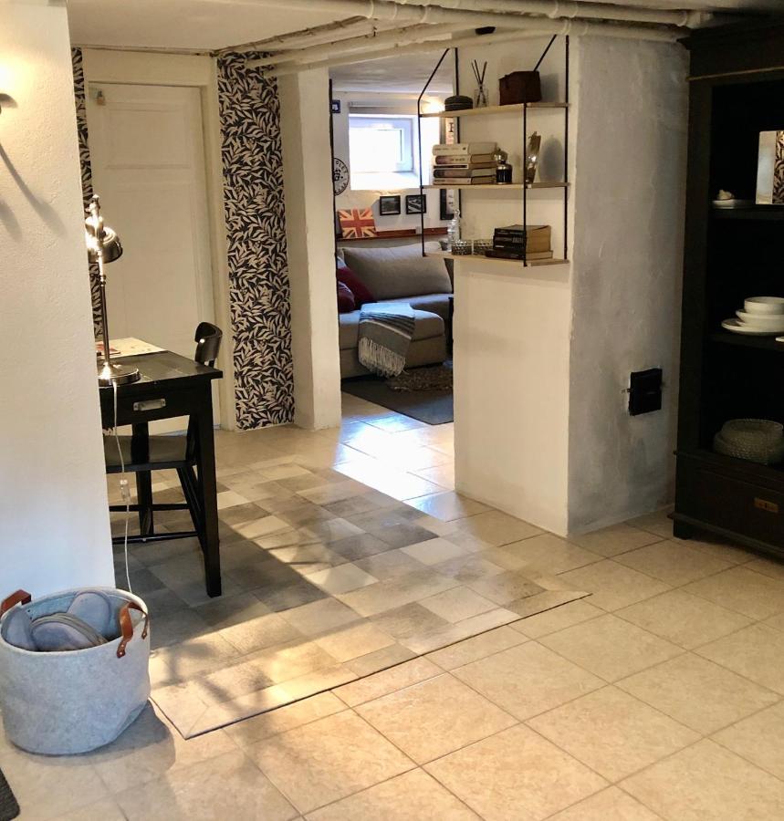 Suite Apartment With Garden And All Amenities Malmo Bagian luar foto