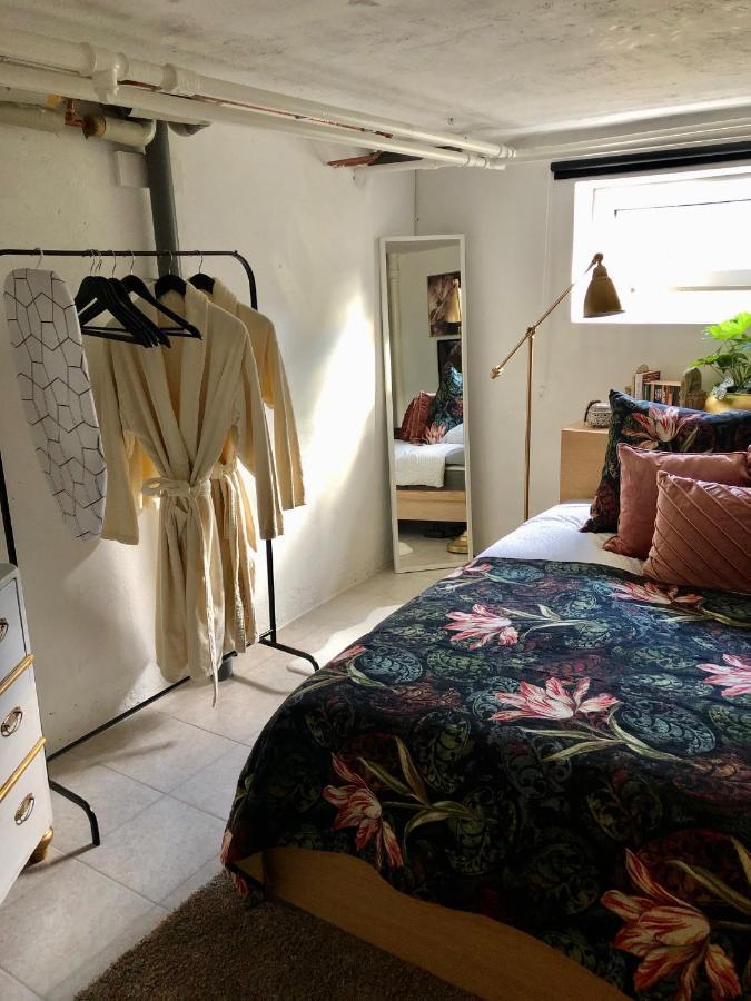 Suite Apartment With Garden And All Amenities Malmo Bagian luar foto