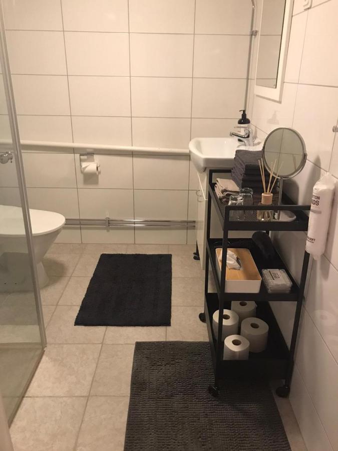 Suite Apartment With Garden And All Amenities Malmo Bagian luar foto