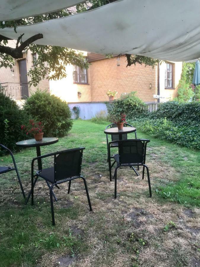 Suite Apartment With Garden And All Amenities Malmo Bagian luar foto